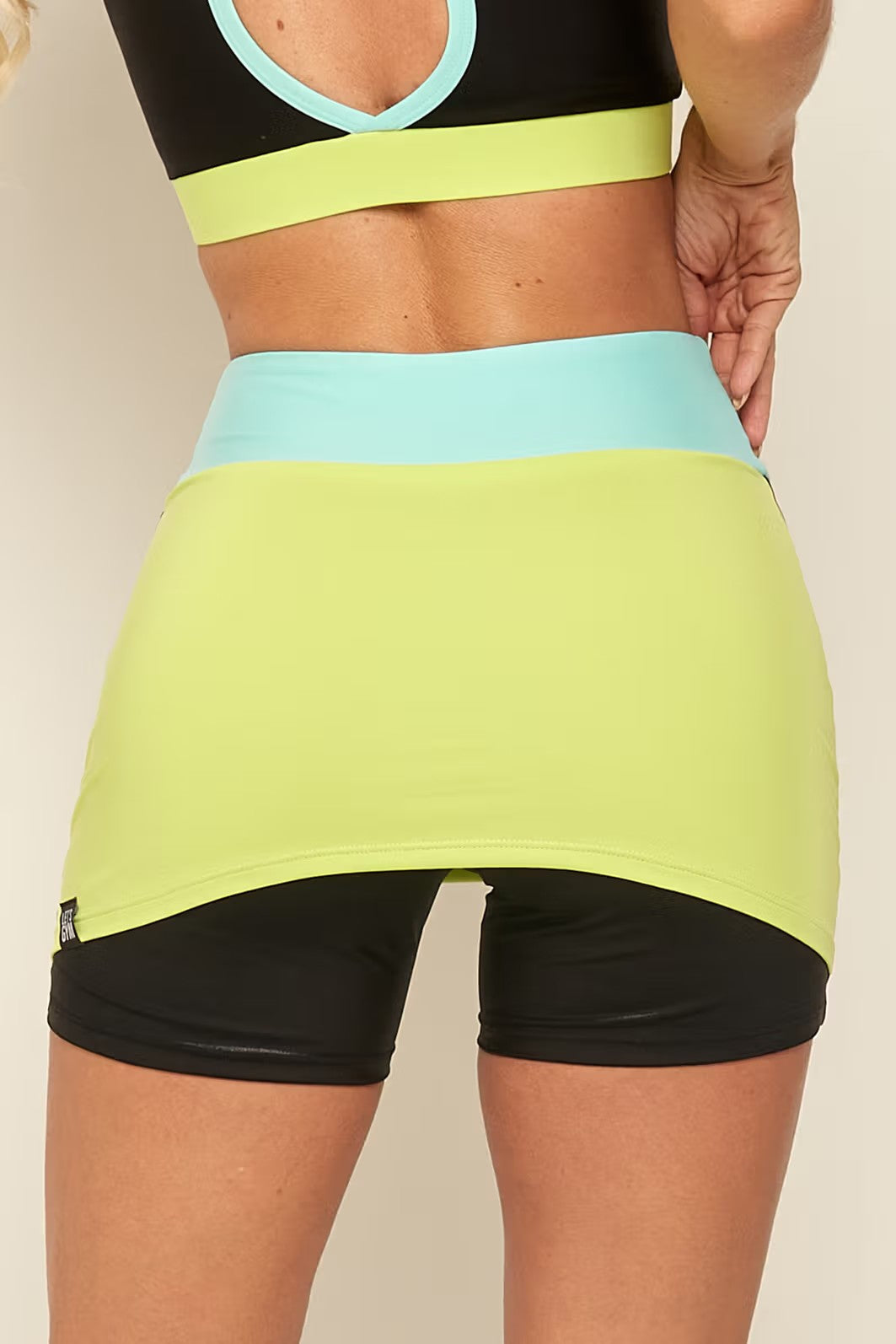 Conjunto Fitness Gambia Verde Shorts Saia - Imagem 3